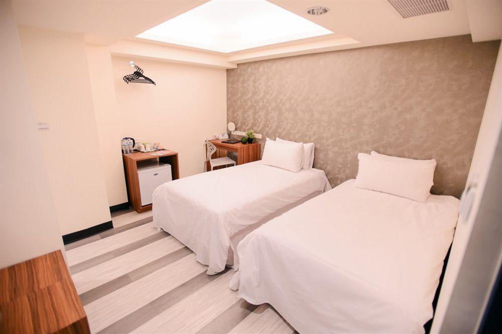 Kiwi Express Hotel - Zhong Zheng Branch Taichung Exterior foto